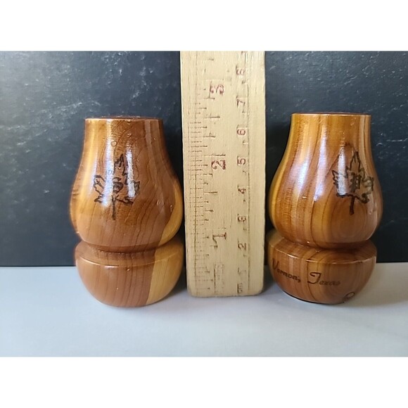 Vernon Texas Souvenir Wooden Salt and Pepper Shakers, Vintage - Picture 3 of 10